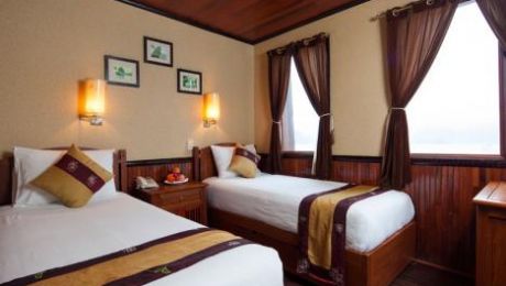 Superior twin bed cabin