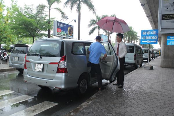 Tan Son Nhat Airport Transfer