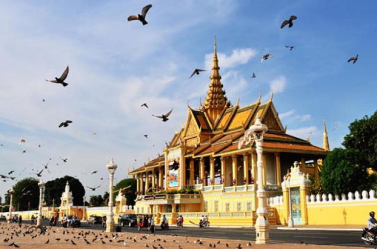 chanchhaya_pavilion_of_royal_palace_phnom_penh_t