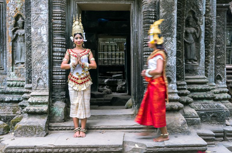 Apsara-Dancers-at-Angkor-Wat-2