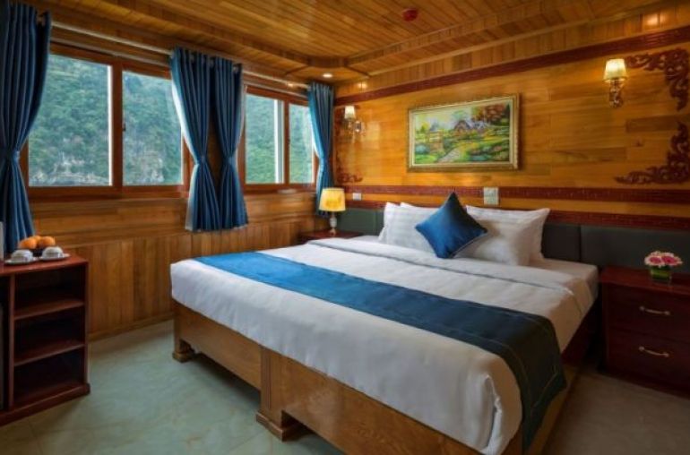 Double-cabin