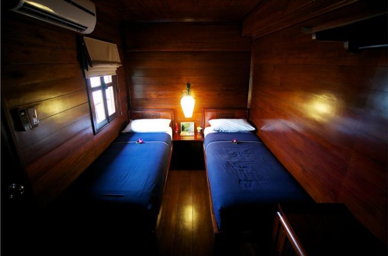 Twin-Cabin