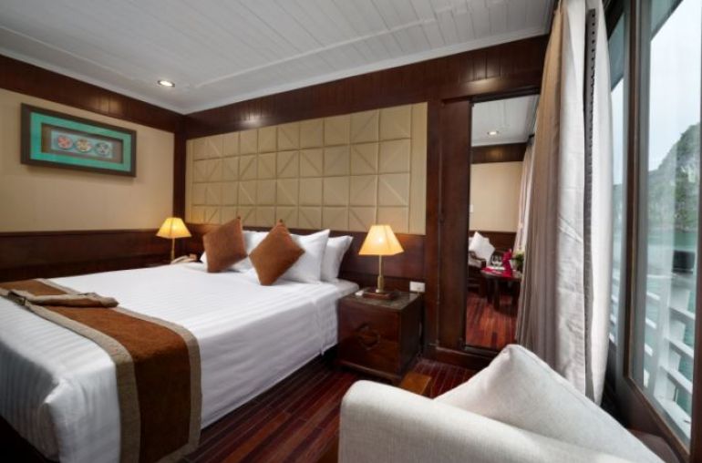 Family-Deluxe-Ocean-View-Cabin-2