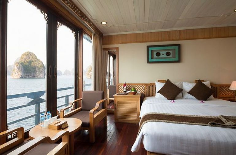 Family-Deluxe-Ocean-View-Cabin