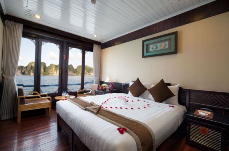 Suite-Ocean-View-Cabin
