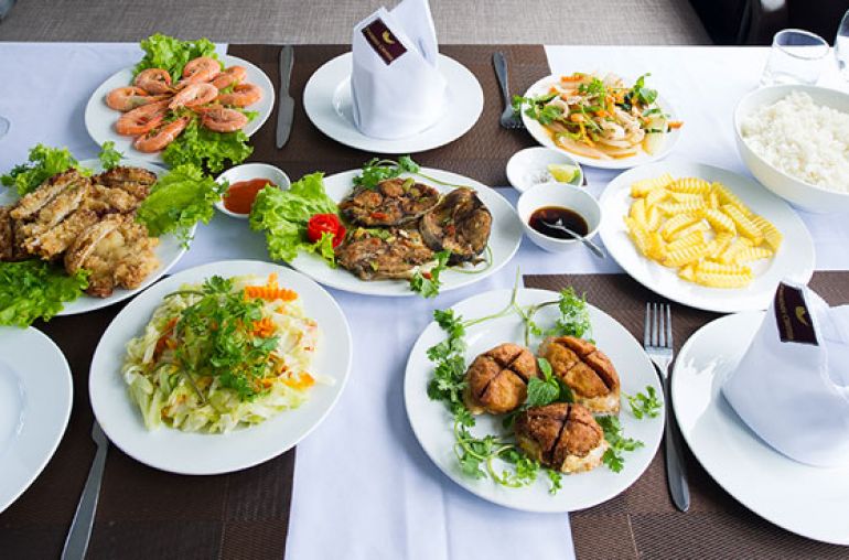 halong_phoenix_day_trip_01