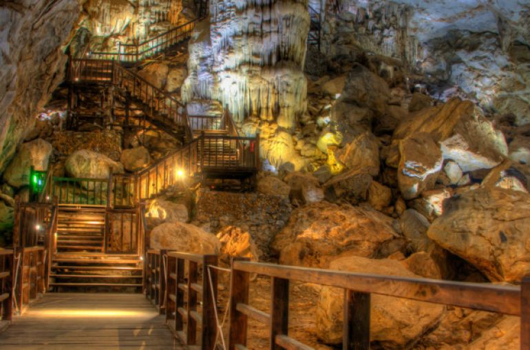 Paradise-Cave-2