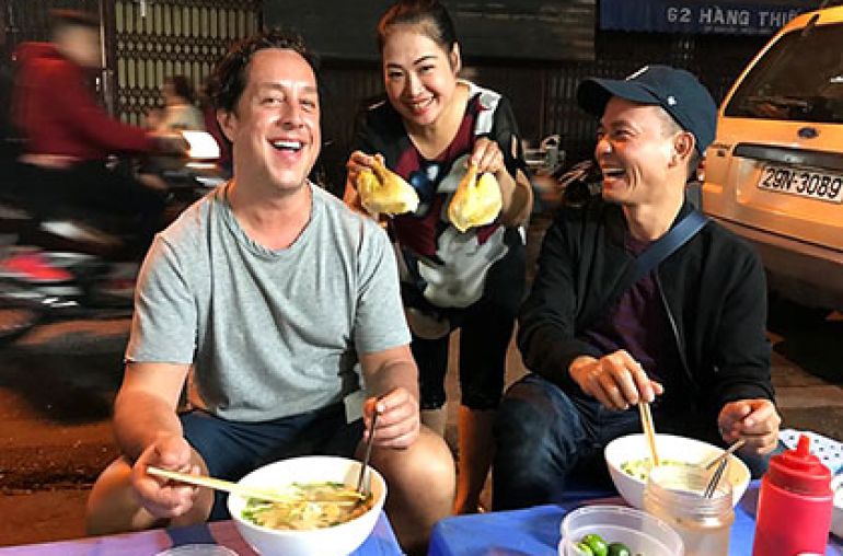 420-eating-pho-on-the-street-hanoi-vietnam