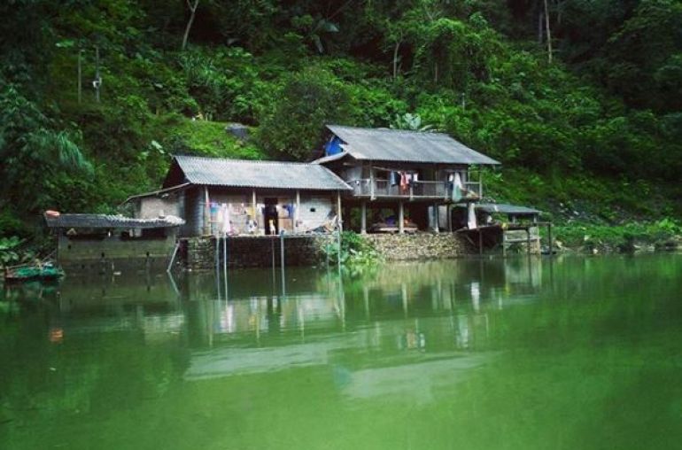 Local-People-House