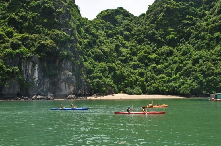 Lan-Ha-Bay-Kayaking