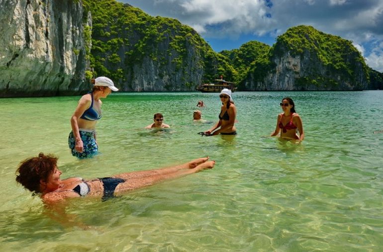Cat Ba National Park - Lan Ha Bay - Halong Bay (Trekking - Cycling - Kayaking - Swimming)