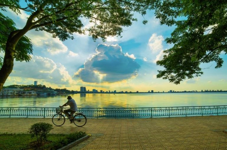 West-Lake-in-the-early-morning