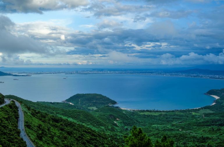 hue-to-hoi-an-group-tour-4