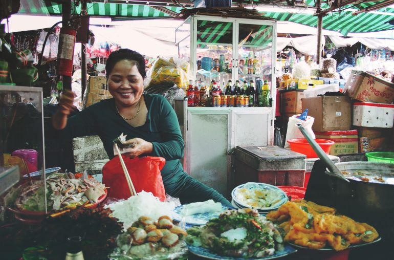 Dong Ba Market 