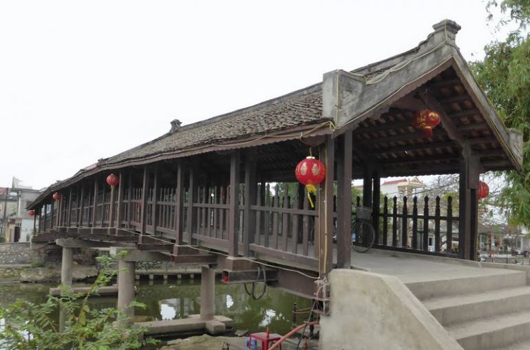 House-Bridge