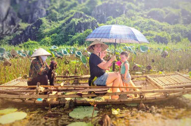 Boat trip in Trang An