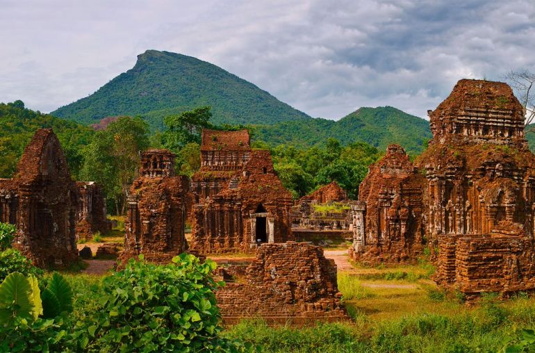 temple-complex-at-My-Son