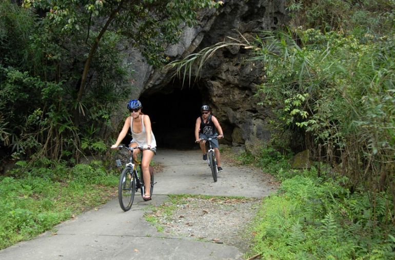 Biking trip Cat Ba