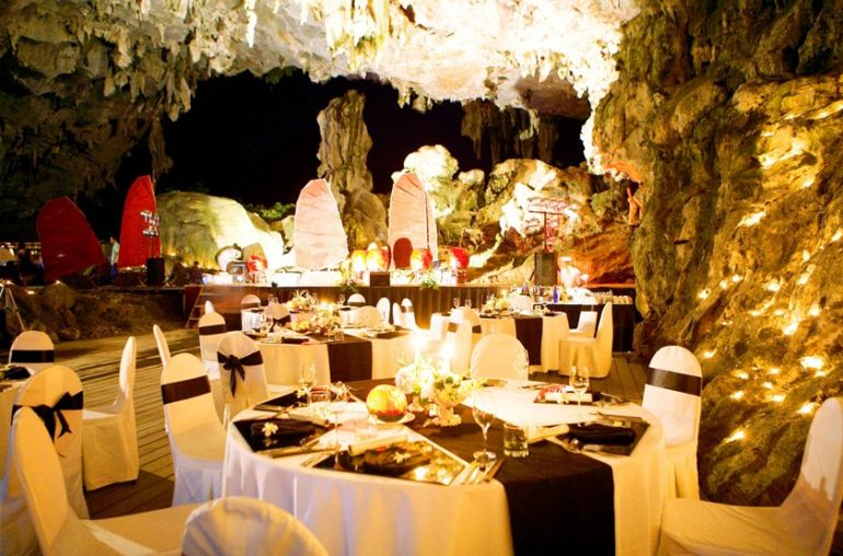 Dinner in cave