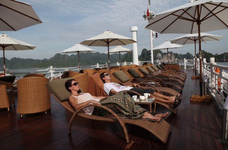 Cruise sundeck