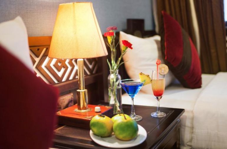 Complimentary drinks & Fresh fruits at cabin