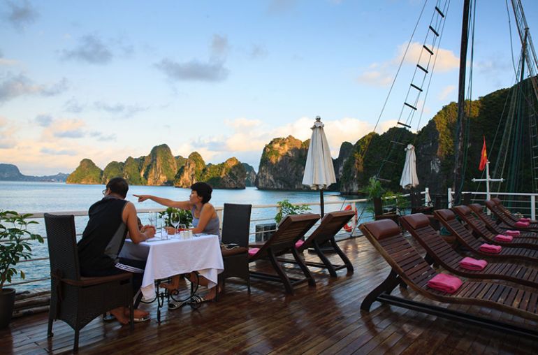 Cruise sundeck