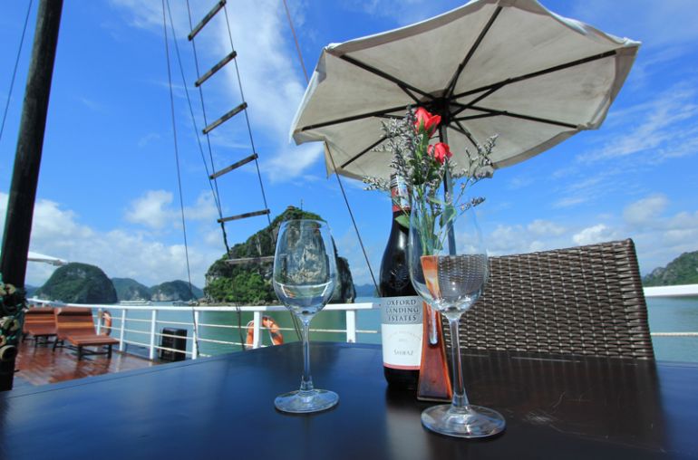 Cruise sundeck