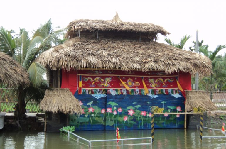 Water puppet show