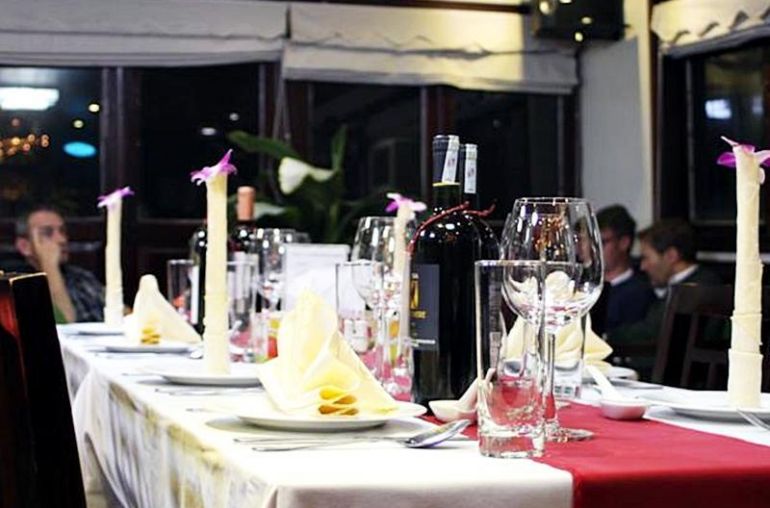 Cruise Restaurant
