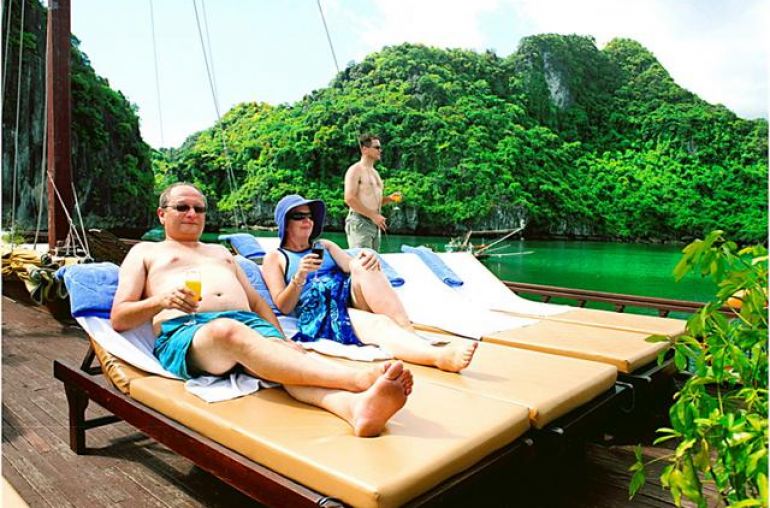 Cruise sundeck