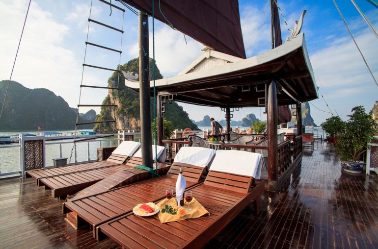 Cruise sundeck
