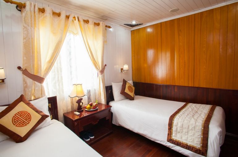 Twin bed upper floor