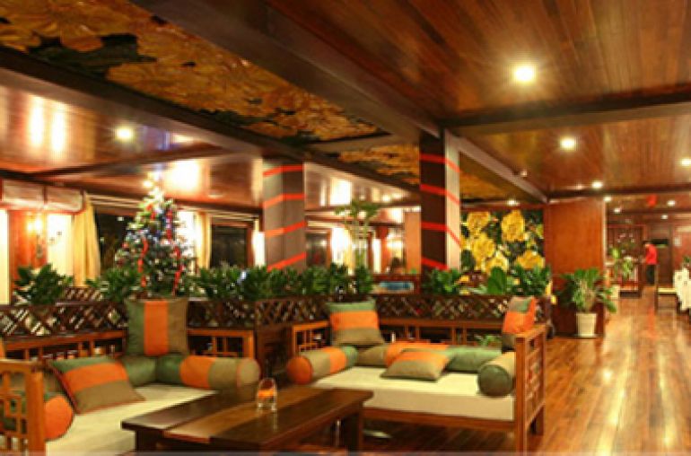 Cruise restaurant