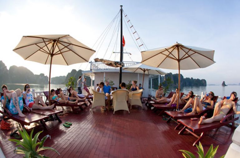 Cruise sundeck