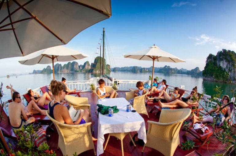 Cruise sundeck