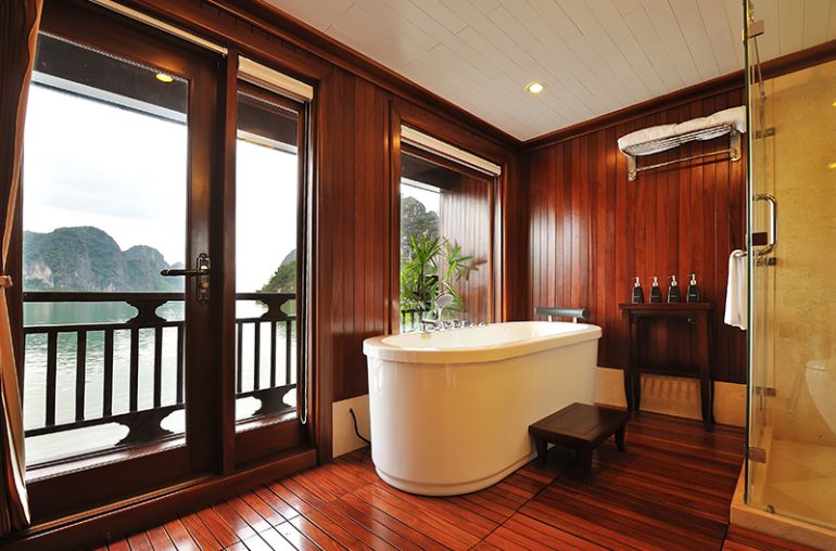Premium Suite Bathroom