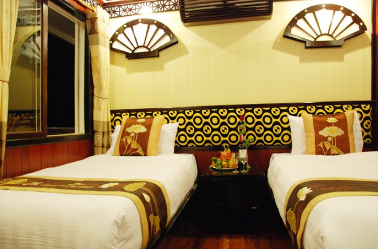 Twin bed cabin